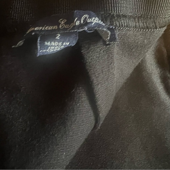 NWT American Eagle Women’s Pencil Skirt / Size 2/ Black Floral Crochet - Picture 7 of 16